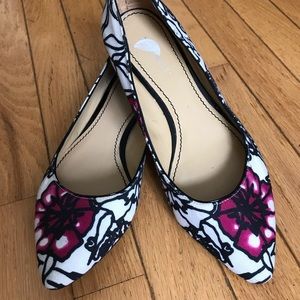 Nine West flower magenta b&w flats